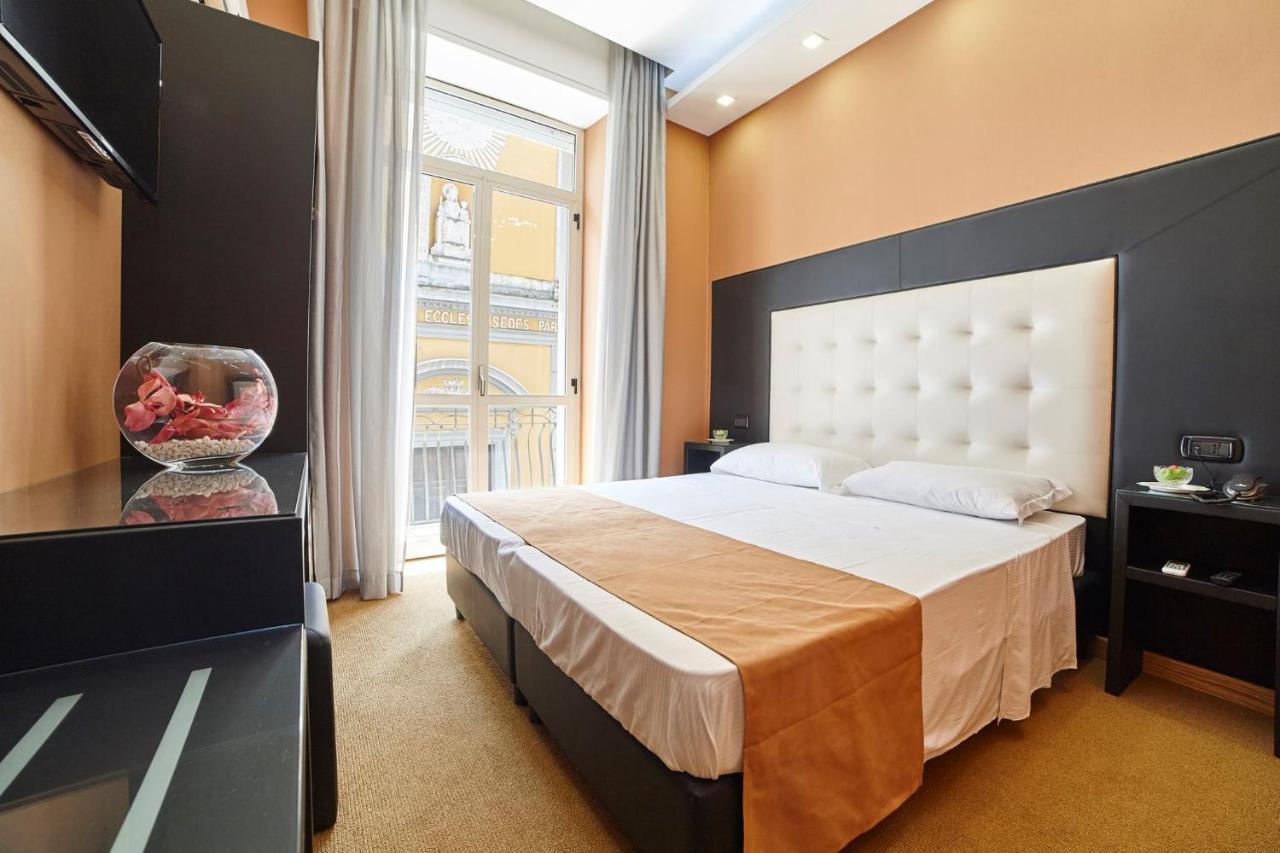 Sweet Central Hotel Caserta Bagian luar foto