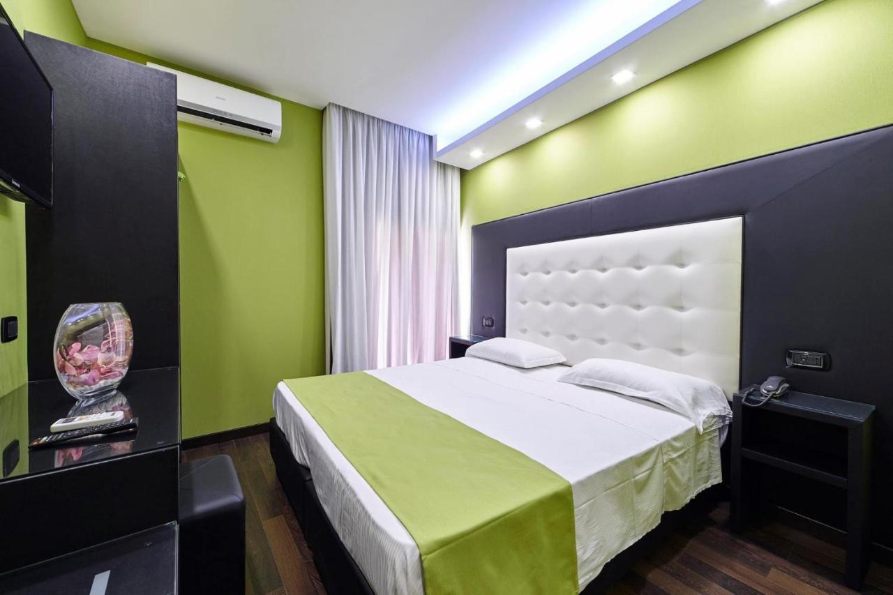 Sweet Central Hotel Caserta Bagian luar foto