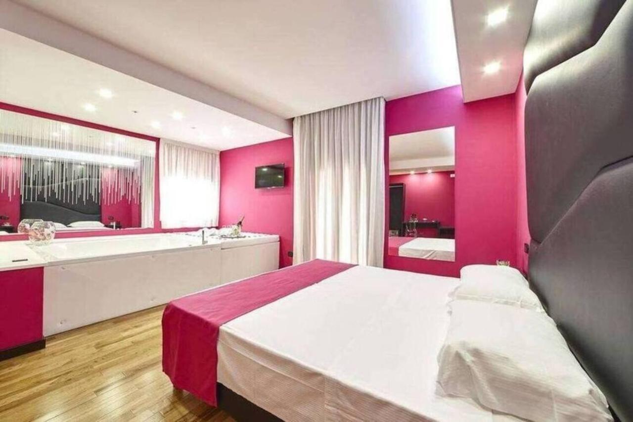 Sweet Central Hotel Caserta Bagian luar foto