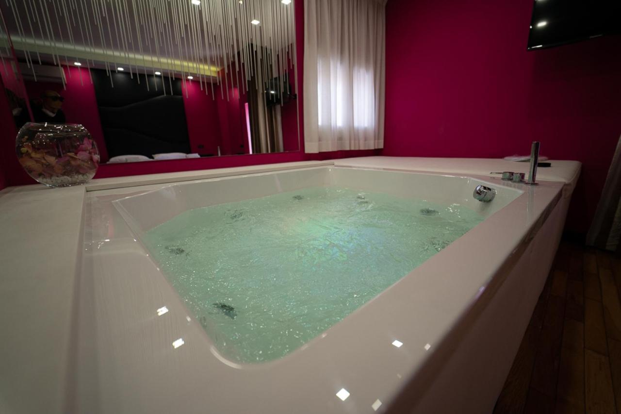 Sweet Central Hotel Caserta Bagian luar foto