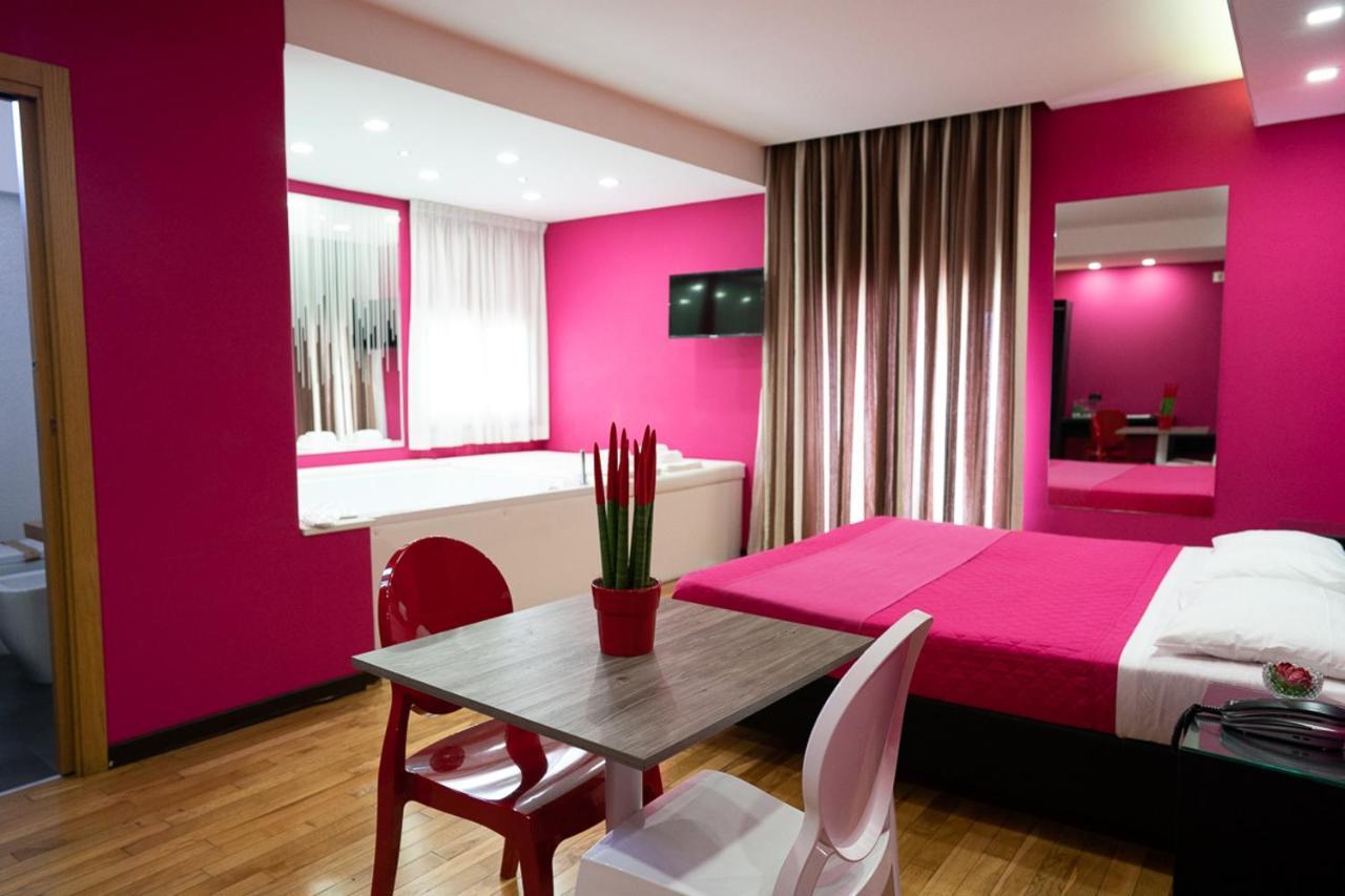 Sweet Central Hotel Caserta Bagian luar foto