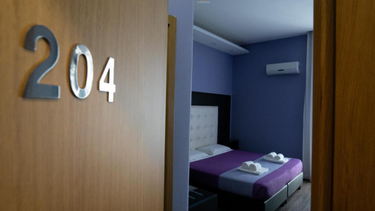 Sweet Central Hotel Caserta Bagian luar foto