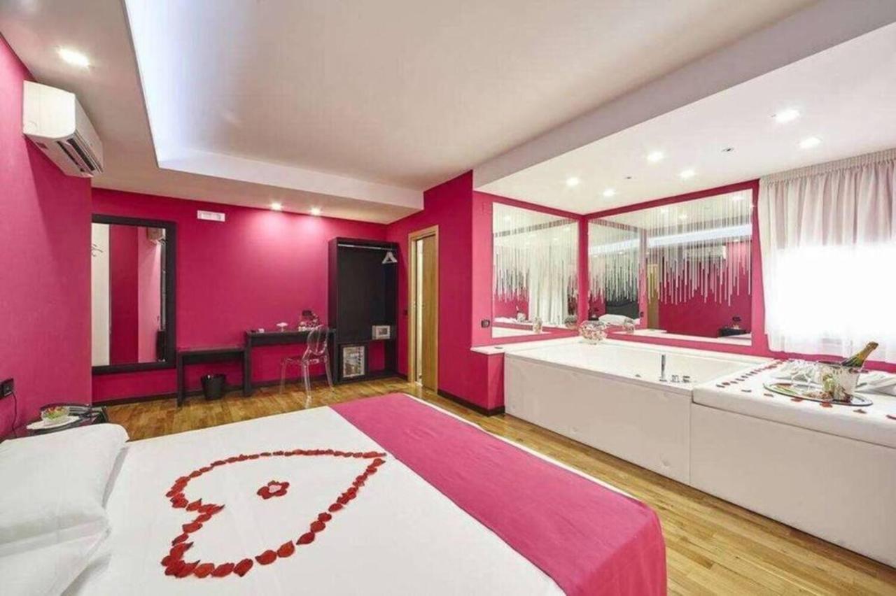 Sweet Central Hotel Caserta Bagian luar foto